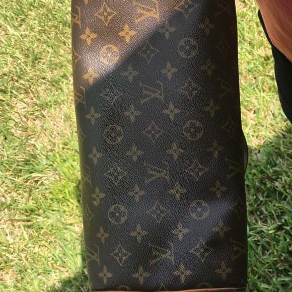 Authentic Louis Vuitton Purse - Picture 7 of 8